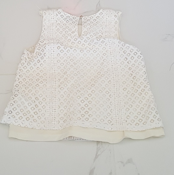 Banana Republic Eyelet Sleeveless Blouse - Picture 2 of 4